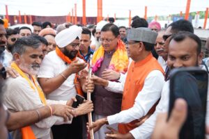 Launch of the 'Save the Farm' campaign; grand welcome for the Union Agriculture Minister and the Chief Minister.
