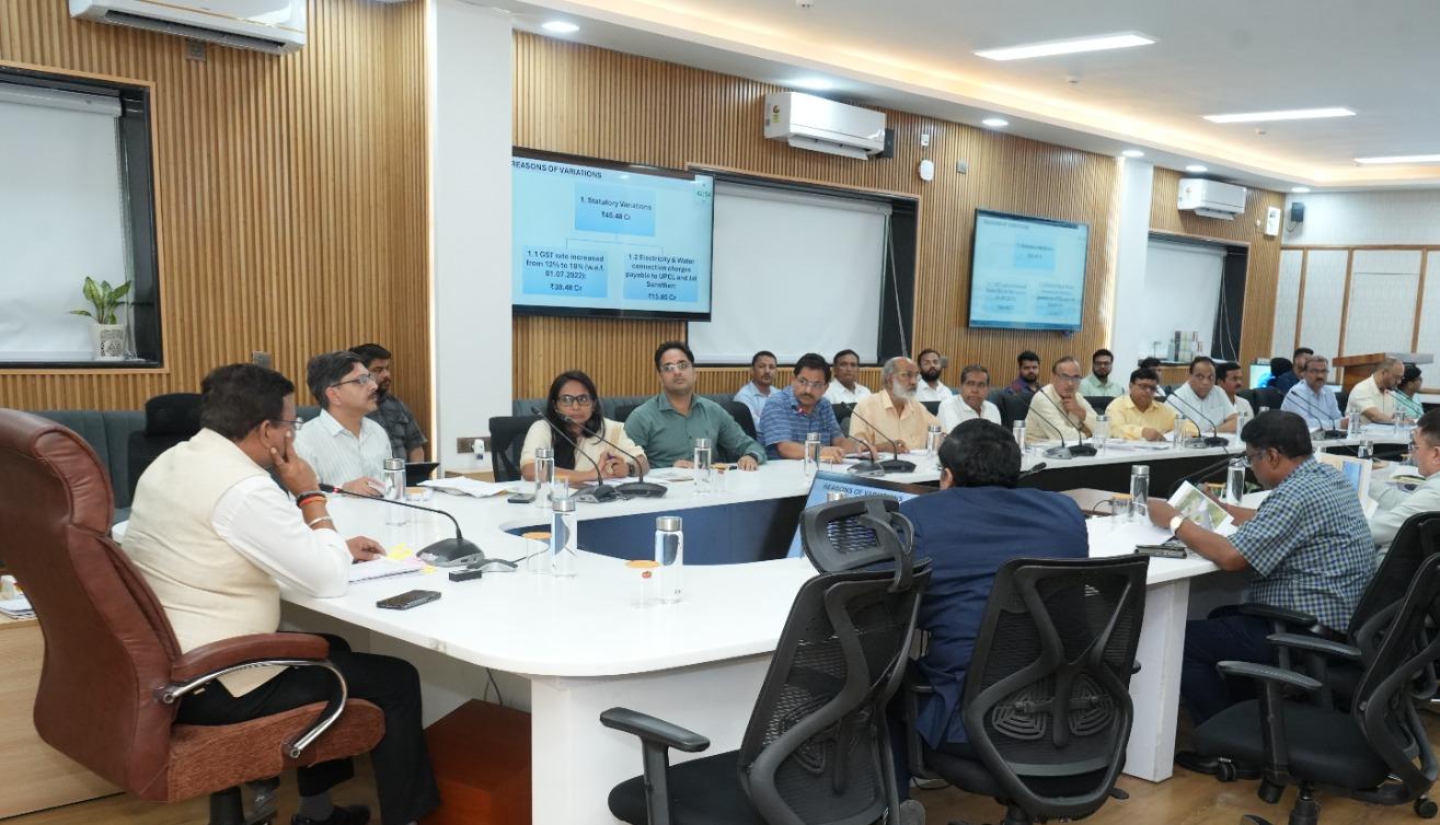 सचिवालय में व्यय वित्त समिति की बैठक संपन्न हुई