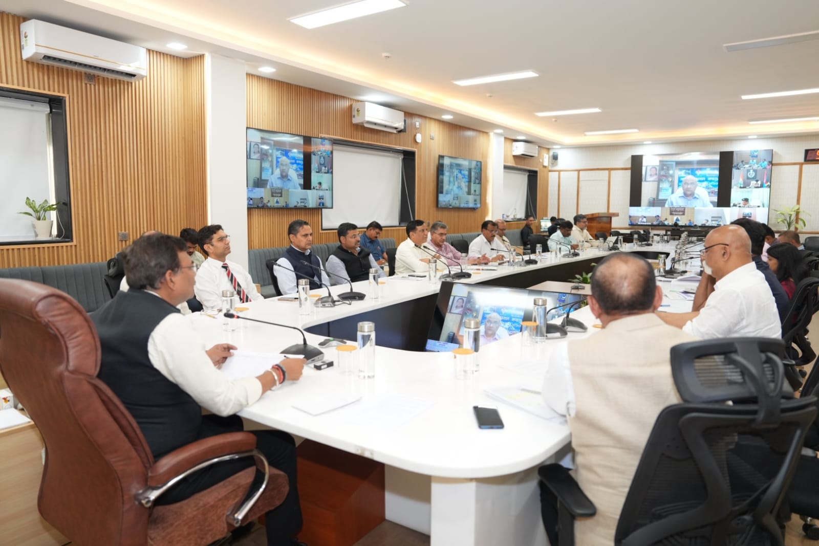 नीट पुनर्परीक्षा की तैयारियों के सम्बन्ध में सभी आवश्यक कदम उठाए जाने के निर्देश