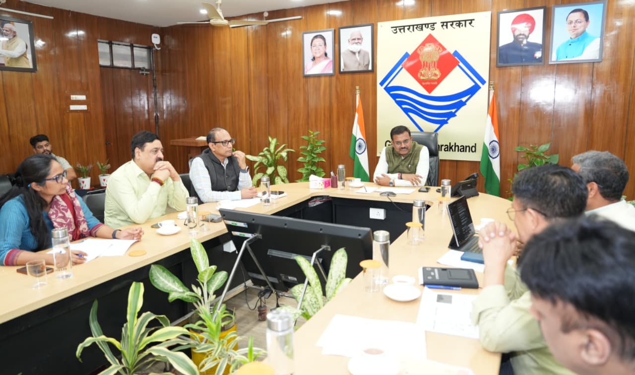 मुख्य सचिव ने शिक्षा विभाग के अंतर्गत विद्यार्थियों की ट्रैकिंग एवं मैपिंग आदि के सम्बन्ध में सम्बन्धित विभागों के साथ बैठक ली
