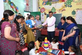 मुख्य सचिव ने विद्यालय, आंगनबाड़ी केन्द्र, पुस्तकालय एवं खेल सुविधाओं का किया निरीक्षण