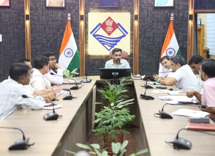 मानसून से पहले जलभराव वाले संवेदनशील स्थलों पर समस्या का करें त्वरित समाधानः डीएम