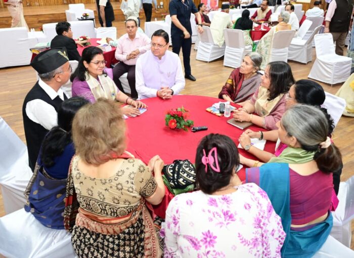 उत्तराखंड के विकास, सांस्कृतिक संरक्षण और सामाजिक परिवर्तन में साहित्यकारों की भूमिका पर हुई  चर्चा