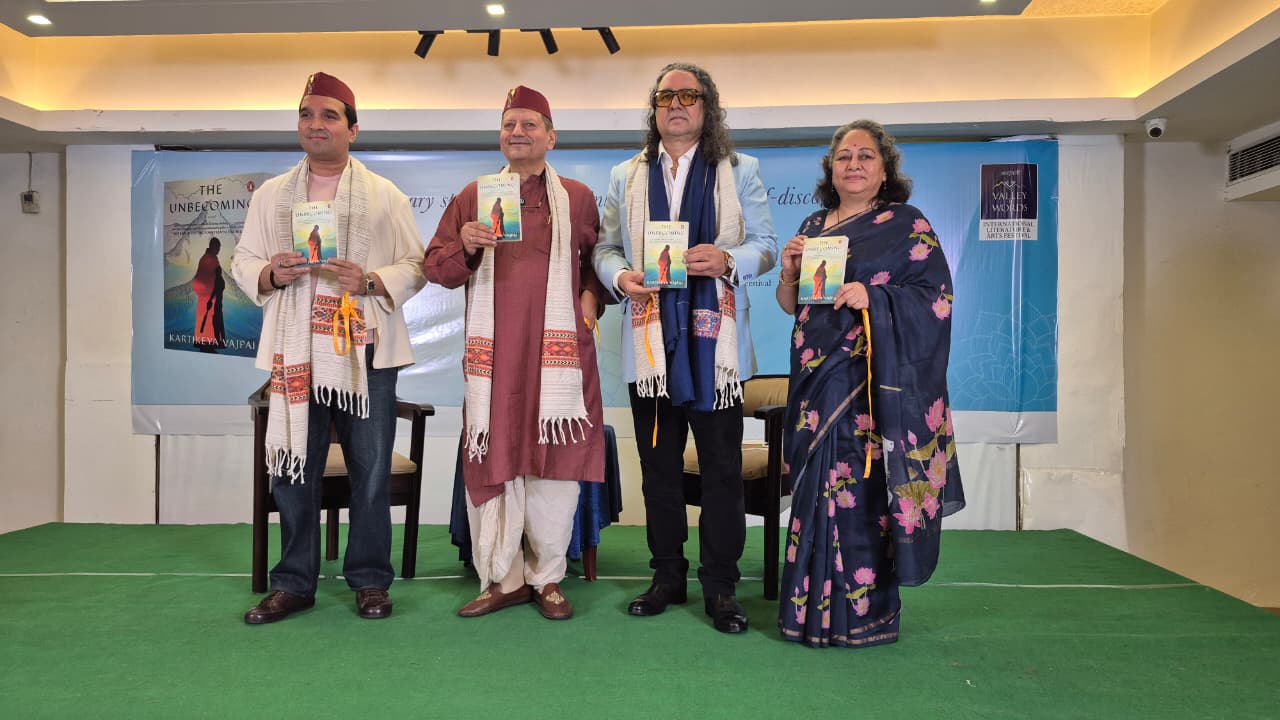 लेखक कार्तिकेय वाजपेयी बोले, ‘द अनबिकमिंग’ उत्तर देने नहीं, बल्कि स्वयं से कठिन प्रश्न पूछने की यात्रा है