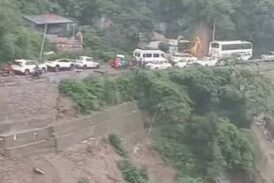 भूस्खलन से बंद मसूरी-दून मार्ग  खुला, प्रदेश भर की यातायात अस्तव्यस्त