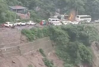 भूस्खलन से बंद मसूरी-दून मार्ग  खुला, प्रदेश भर की यातायात अस्तव्यस्त