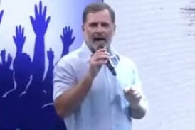 राहुल गांधी : यहां हर पेपर का रेट तय है। पैसा दो और पेपर लो