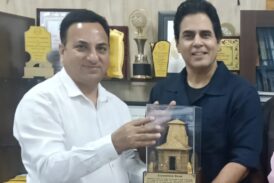 फिल्म अभिनेता अमन वर्मा ने की फिल्म विकास परिषद के नोडल अधिकारी से भेंट