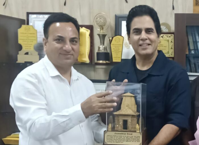फिल्म अभिनेता अमन वर्मा ने की फिल्म विकास परिषद के नोडल अधिकारी से भेंट