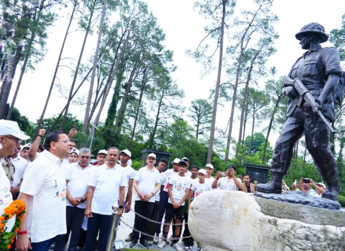 कारगिल विजय दिवस के अवसर पर शौर्य स्थल पर पुष्पचक्र अर्पित कर शहीदों को  श्रद्धांजलि