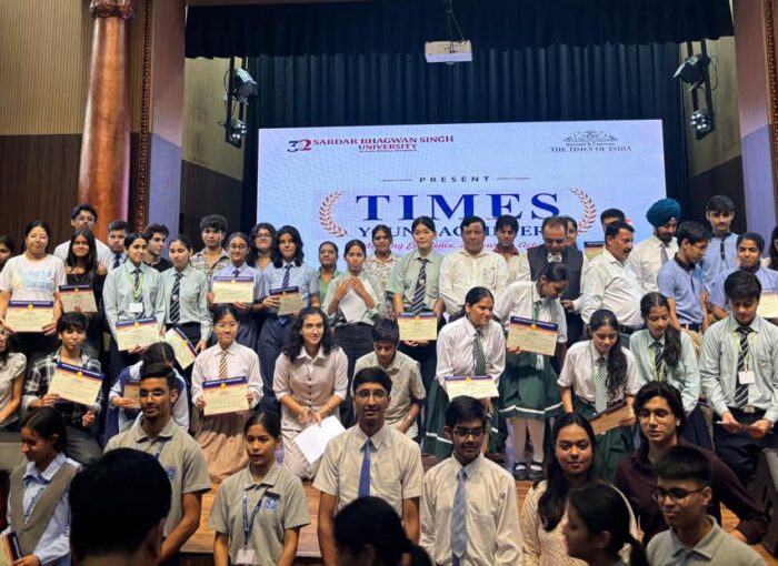 सफलता का आधार केवल अंक नहीं, चरित्र और संस्कार भी जरूरी : डीजी सूचना बंशीधर तिवारी