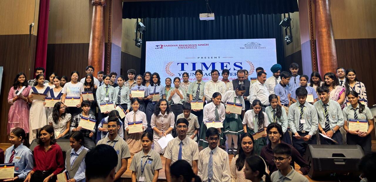 सफलता का आधार केवल अंक नहीं, चरित्र और संस्कार भी जरूरी : डीजी सूचना बंशीधर तिवारी