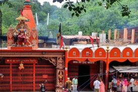 माँ डाट काली मनोकामना सिद्ध पीठ के 223वें वार्षिकोत्सव पर पवित्र झंडों का पूजन