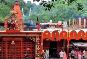 माँ डाट काली मनोकामना सिद्ध पीठ के 223वें वार्षिकोत्सव पर पवित्र झंडों का पूजन