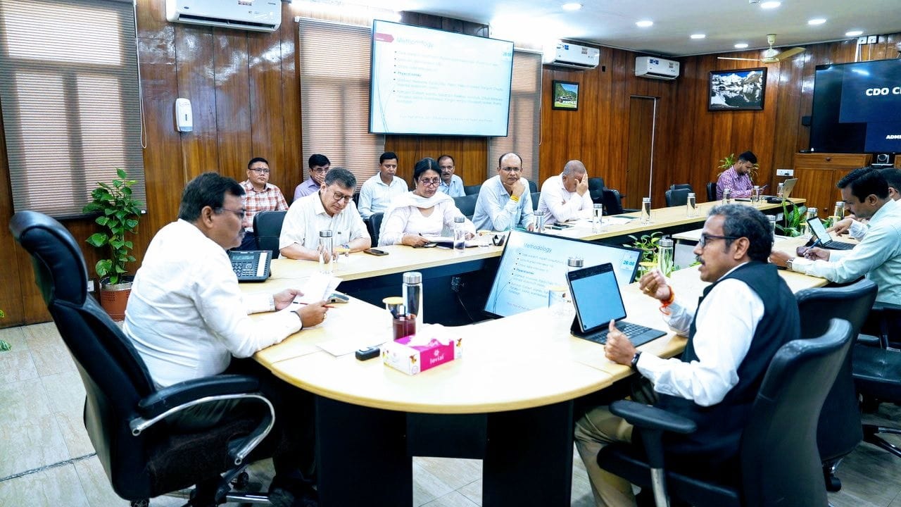 मुख्य सचिव ने साईबर क्राइम को लेकर सचिव गृह एवं पुलिस अधिकारियों के साथ बैठक की