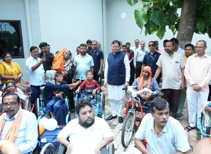 मुख्यमंत्री धामी ने सुनीं जनसमस्याएं, अधिकारियों को त्वरित समाधान के दिए निर्देश