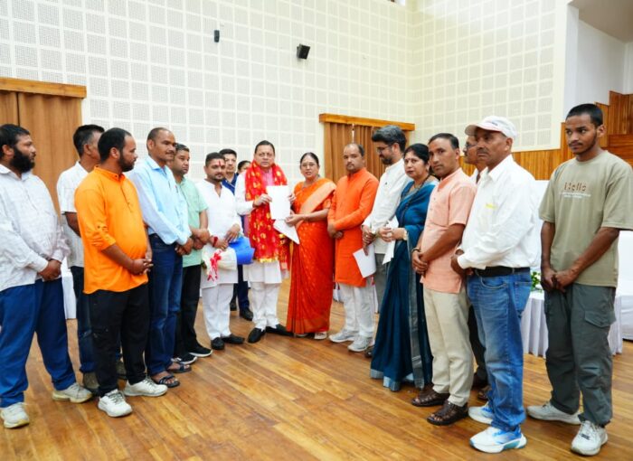 जन समस्याओं का प्राथमिकता के आधार पर शीघ्र समाधान सुनिश्चित करने के दिए निर्देश