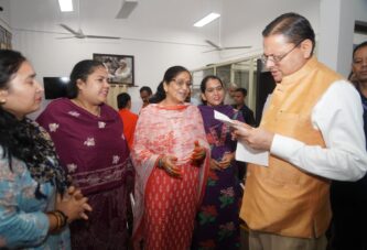 मुख्यमंत्री से विभिन्न कर्मचारी संगठनों के प्रतिनिधिमंडलों ने की भेंट