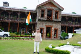 मुख्यमंत्री आवास पर तिरंगा लगाकर दिया ‘हर घर तिरंगा’ का संदेश