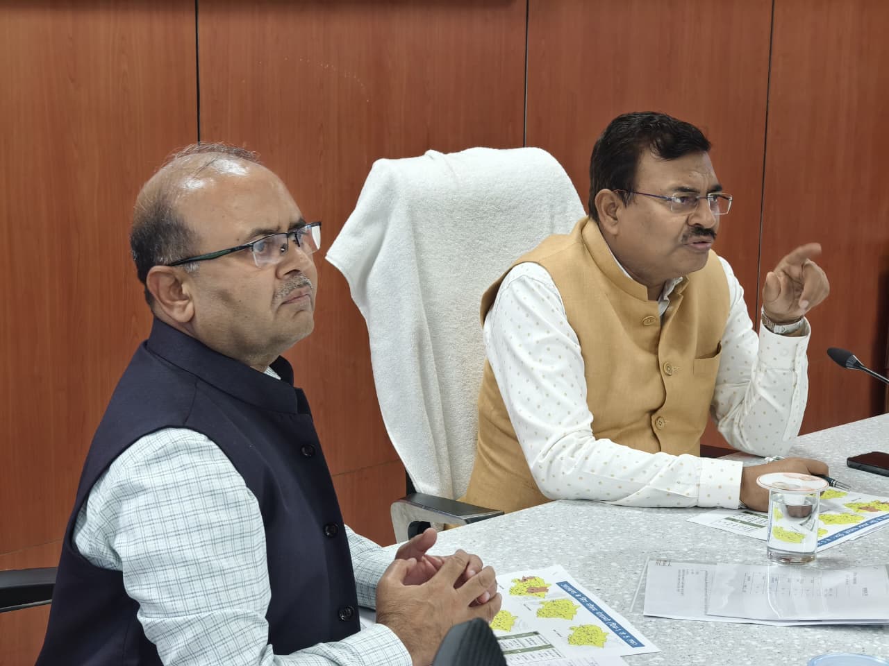 24×7 अलर्ट मोड में रहें अधिकारी-मुख्य सचिव, मानसून-एसईओसी से मुख्य सचिव ने की विस्तृत समीक्षा