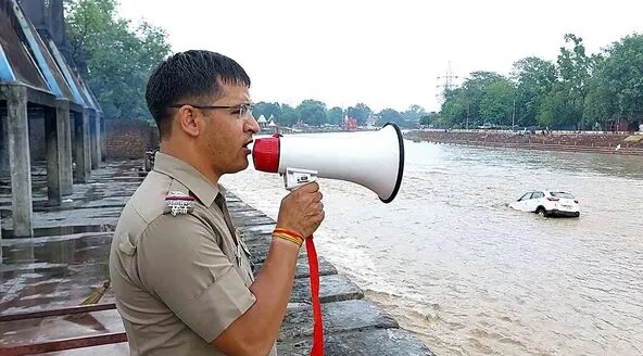 भारी वर्षा को देखते हुए दिए हाई अलर्ट पर रहने के निर्देश