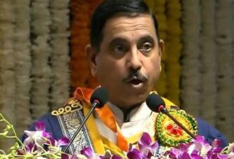 ’केंद्रीय शिक्षा मंत्री ने उत्तराखंड के ‘पूर्ण साक्षर राज्य’ बनने पर मुख्यमंत्री को दी बधाई’